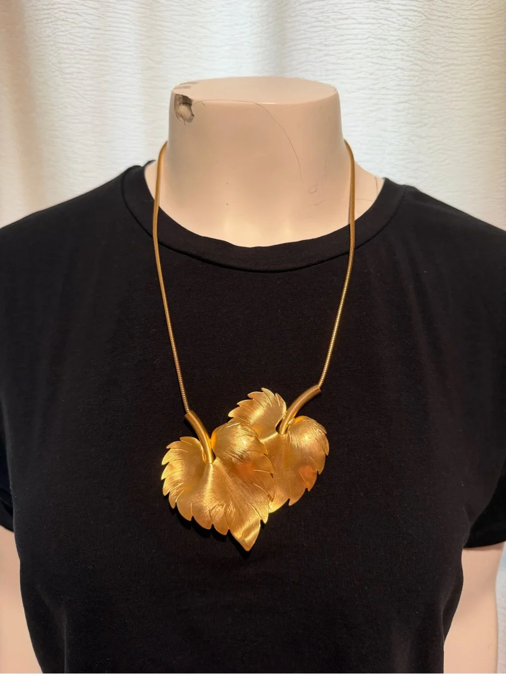 Vintage Gold Leaf Pendant Necklace with Matching Leaf Studs